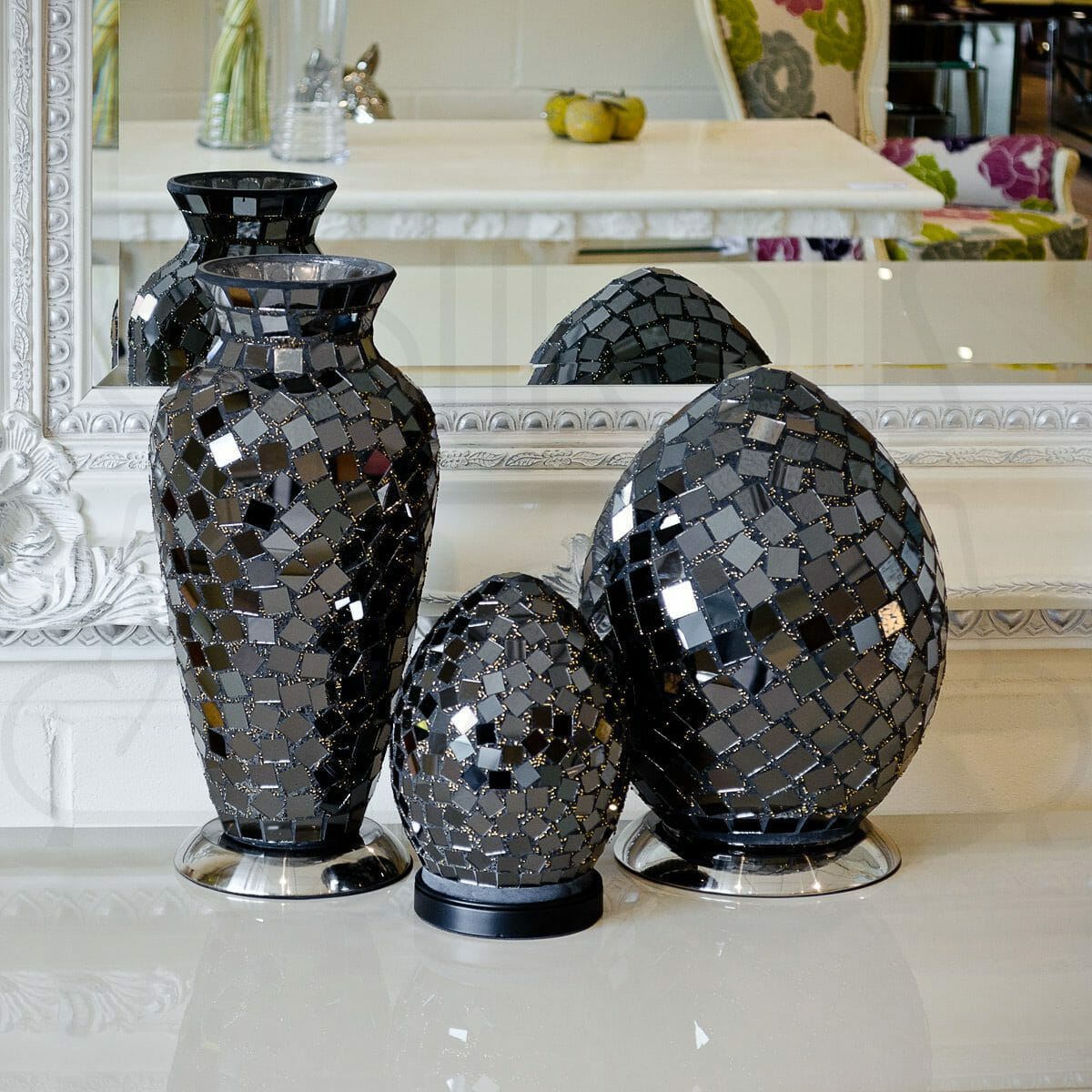 Black shop mosaic lamp