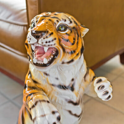 Porcelain Tiger Cub Statue - Detail