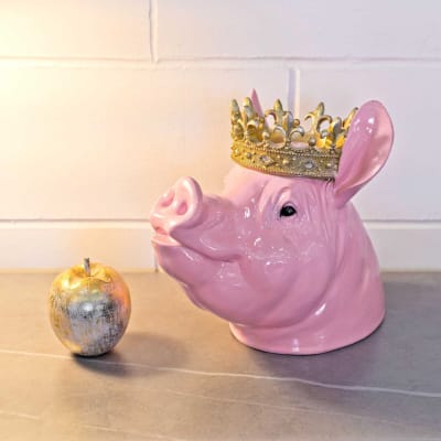 Crowned Pigs Head Bust